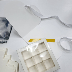 Коробка-книжка на 9 конфет СЕРДЦЕ (Белая)