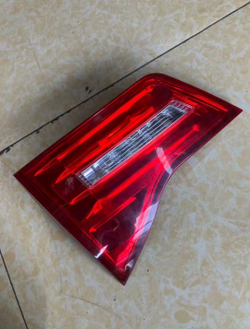 Задний левый LED фонарь (стоп-сигнал) Honda Acura MDX (оригинал,)