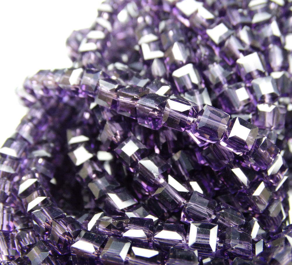 БВ031НН3 Хрустальные бусины квадратные, цвет: фиолетовый, размер 3 мм, кол-во: 63-65 шт.
