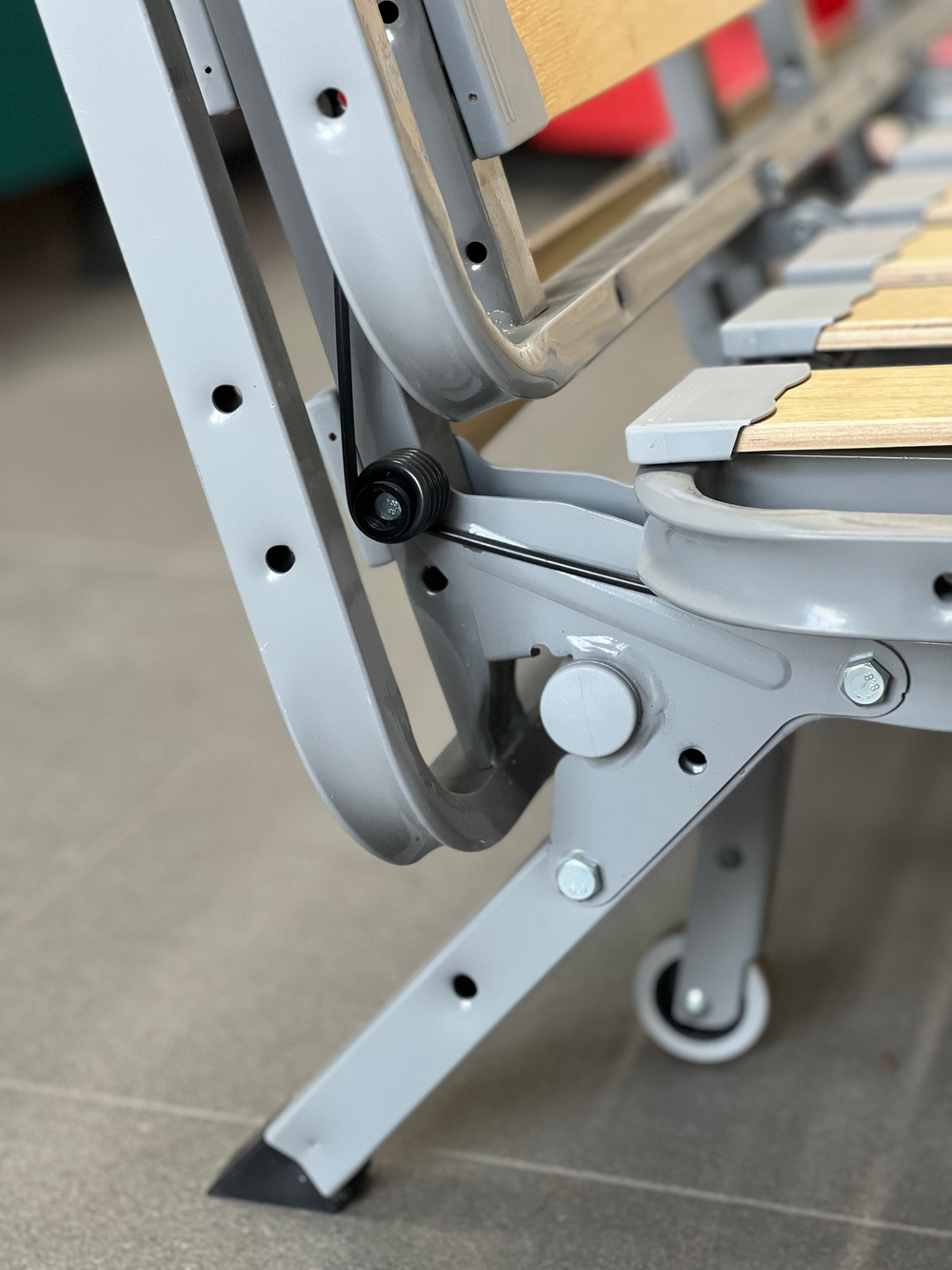 Болт для выкатного ролика дивана АТС Аккордеон, 2 шт