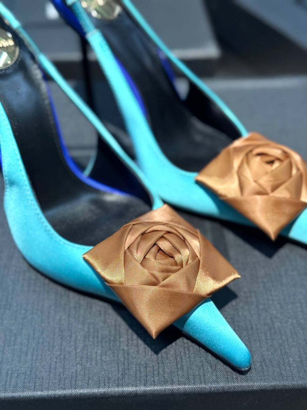 Босоножки Yves Saint Laurent
