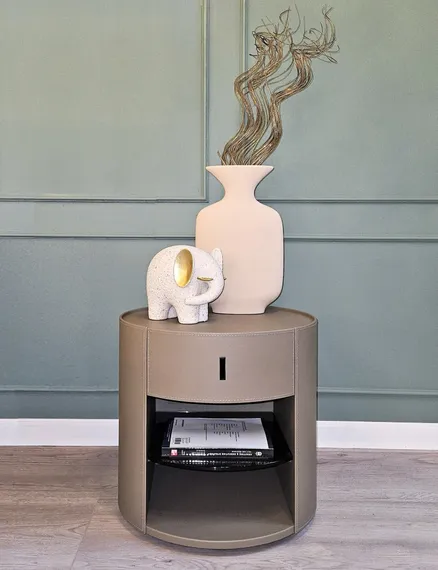 Прикроватная тумбочка 6080 с ящиком и полкой, оливково-серая экокожа