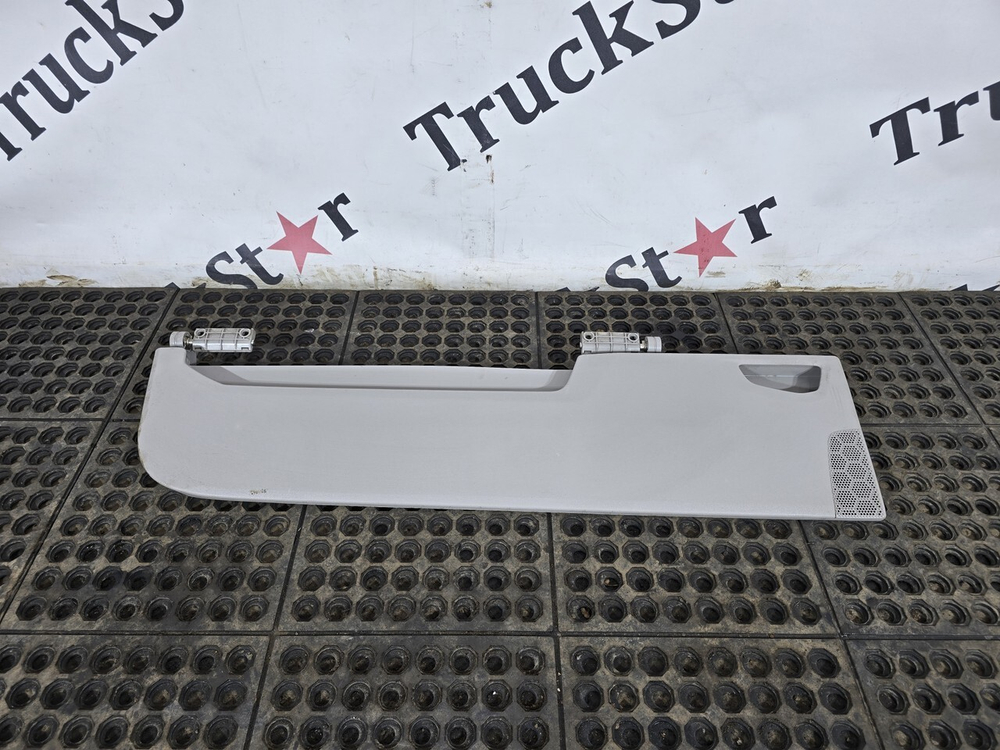 Козырек солнцезащитный левый