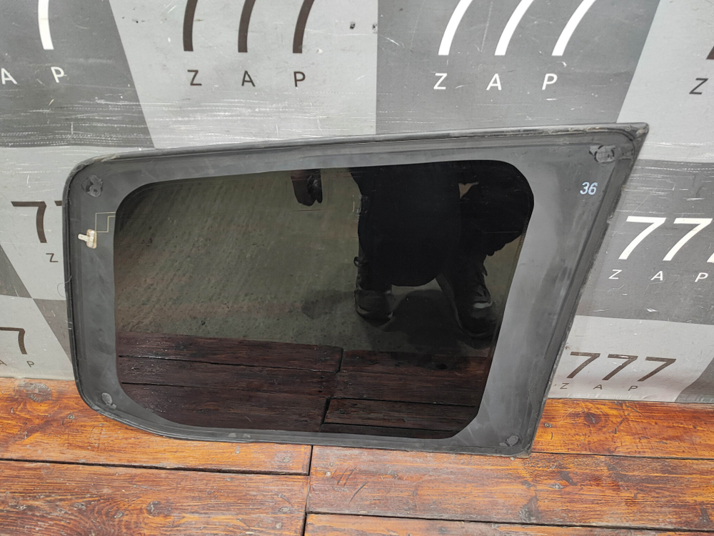 Стекло багажника левое Toyota Land Cruiser 200 07-15 Б/У Оригинал 6272060B31