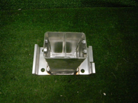 Кронштейн усилителя правый RR Vogue 4 L405 (12-22)