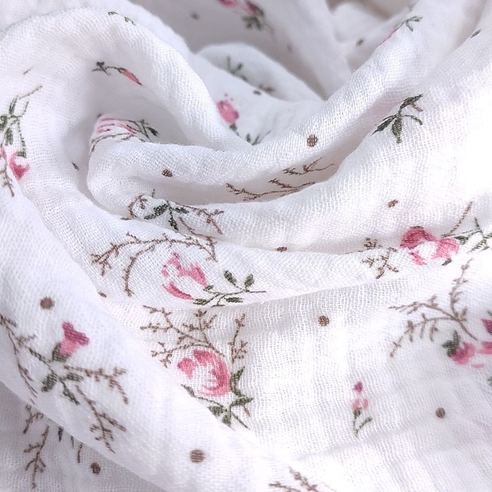 Муслин двухслойный "Цветы с веточками на молочном"