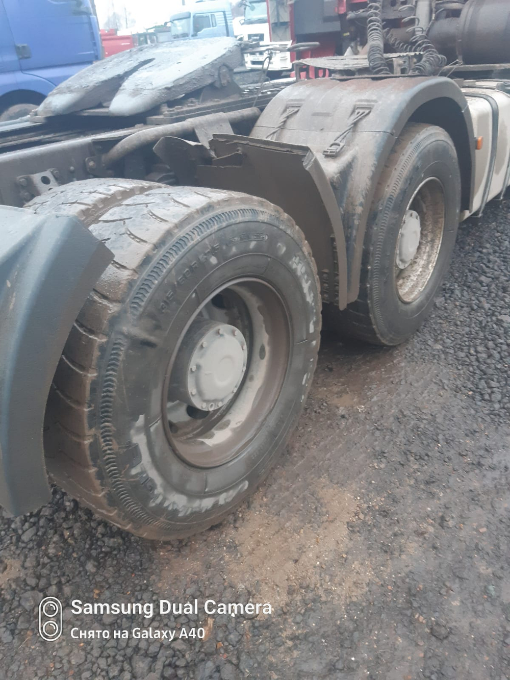 Shacman (Shaanxi) SX* 6x4 Седельный тягач SX42584W324C (Дизельный, 10,8 л, 441 л.с., МТ)