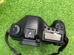 Canon EOS 5D + Canon BG-E4