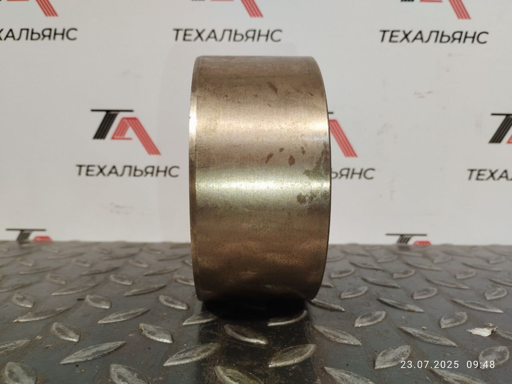 Втулка 4381857