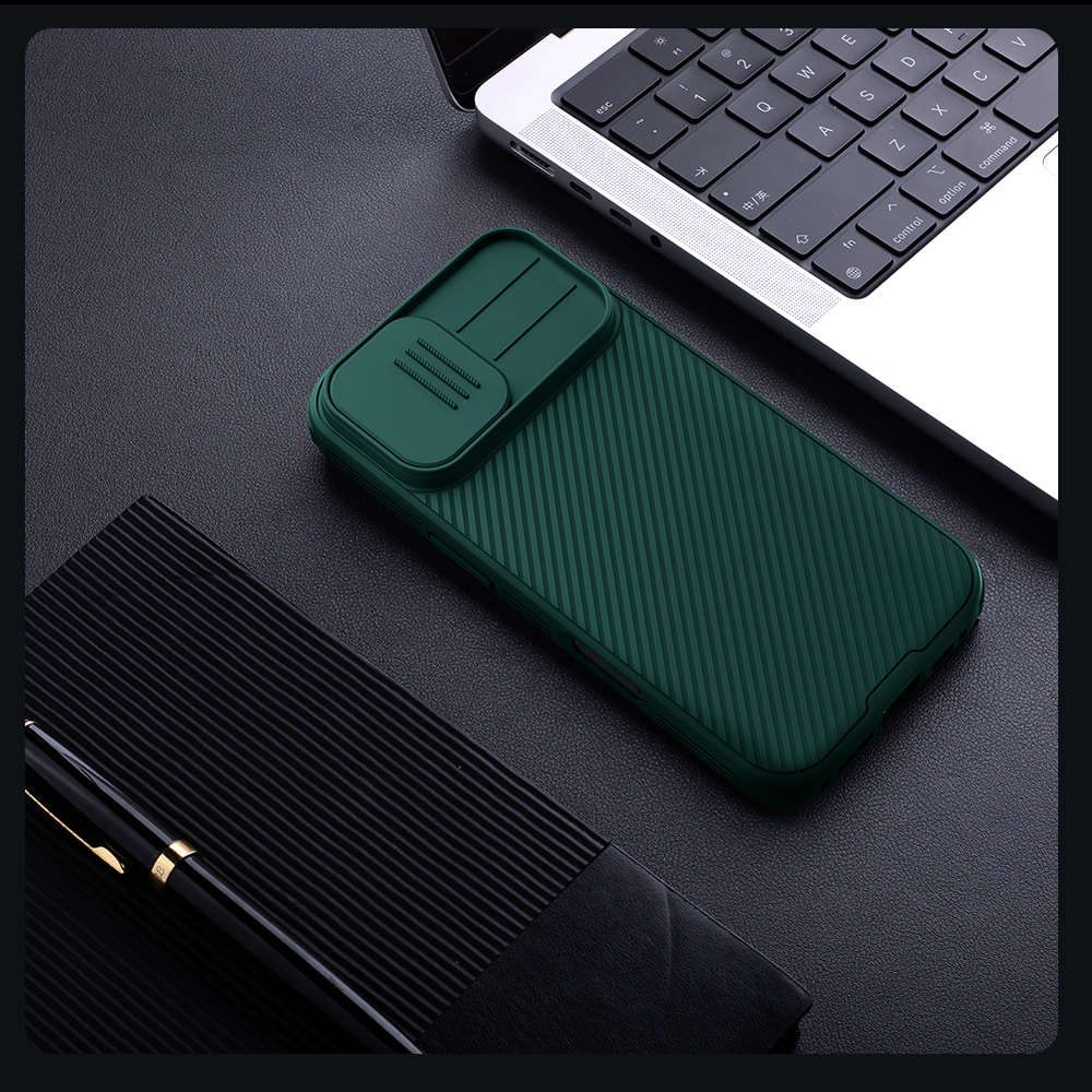 Чехол зеленого цвета (Dark Green) от Nillkin для iPhone 17, серия CamShield Pro Case (защитная сдвижная шторка для камеры)