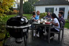 Угольный гриль Weber Summit Kamado E6, 61 см, чёрный