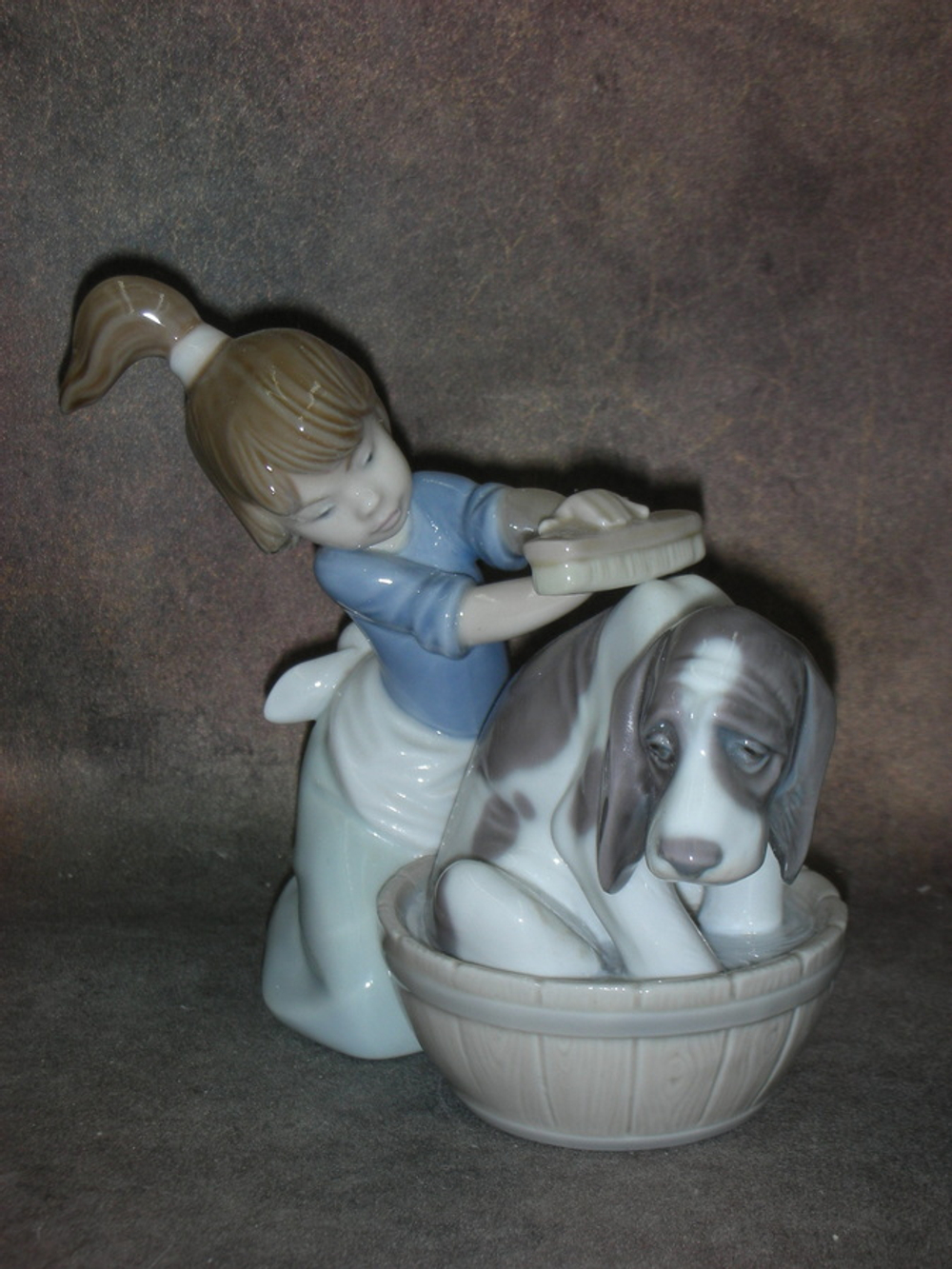 Статуэтка. Фарфор. Купание щенка. Lladro. Испания