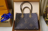 Louis Vuitton Onthego MM