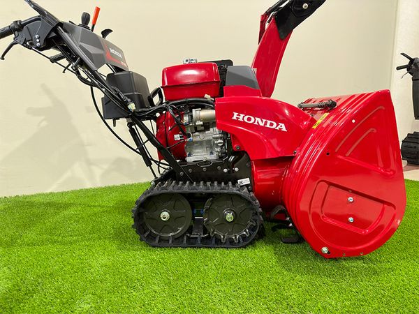 Почему вам стоит купить гусеничный снегоуборщик?