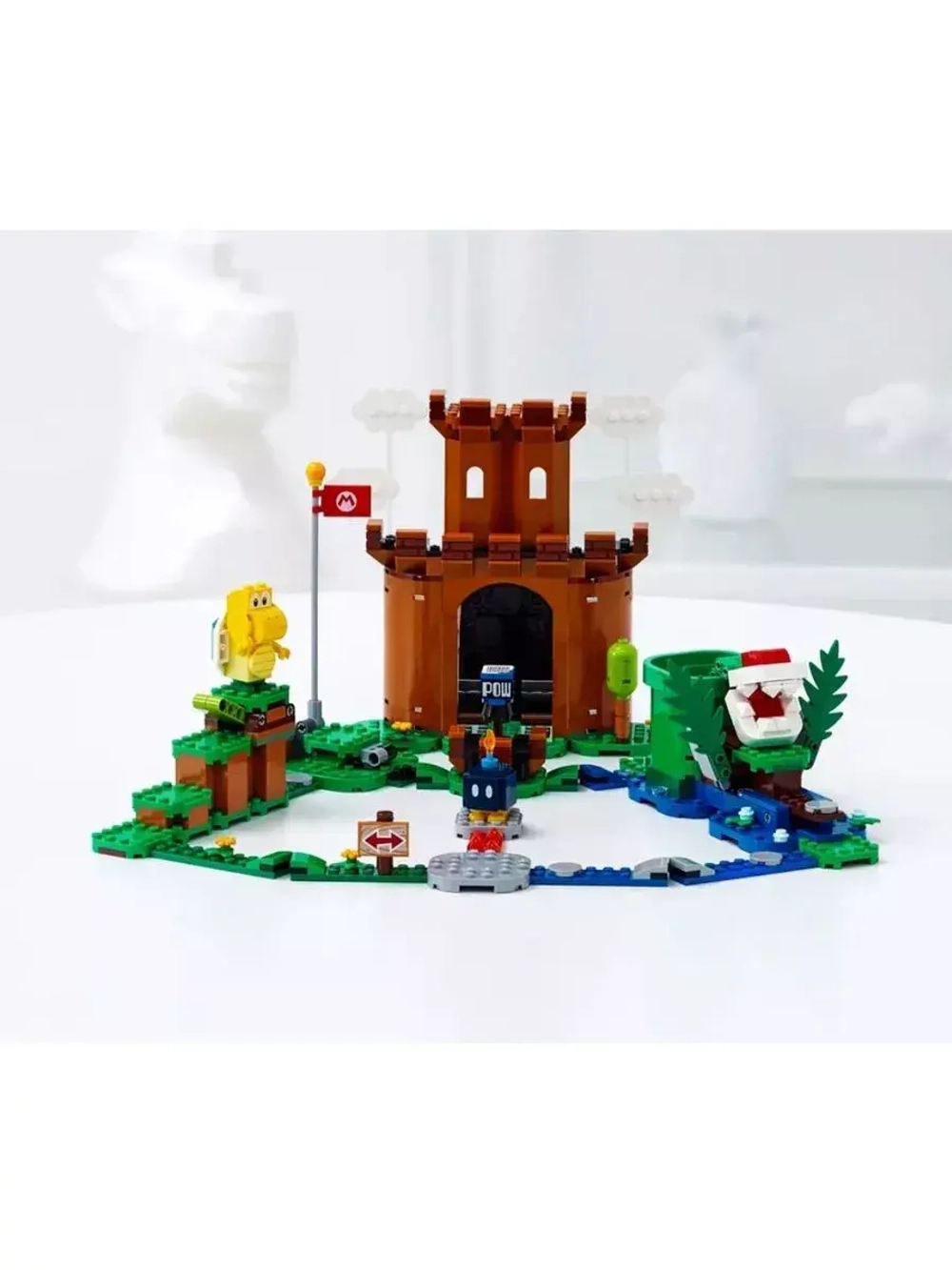 Конструктор Марио Охраняемая крепость 468 деталей 60026