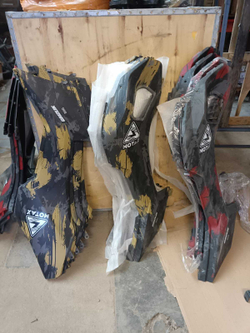 Пластик боковой левый /GRIZLIK 300