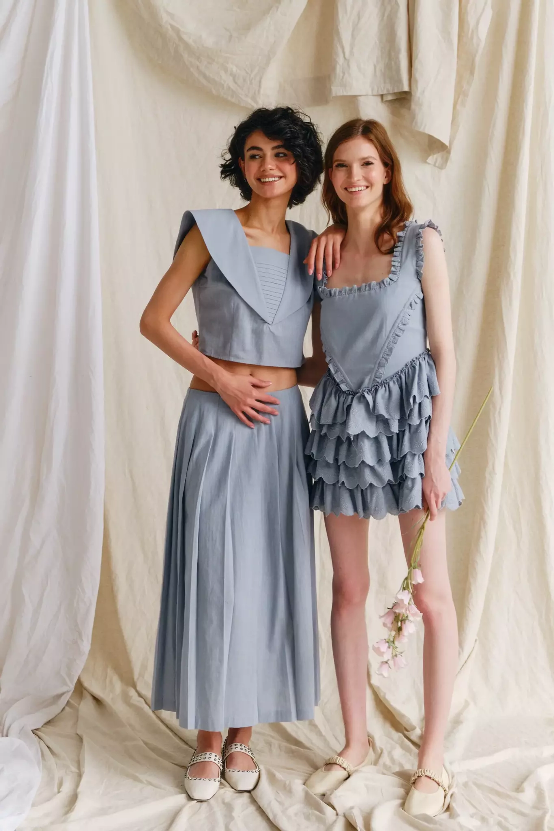 Юбка миди с разрезом голубая