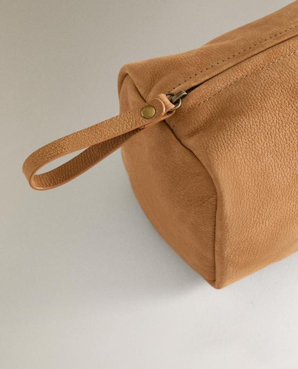 ZARA HOME МЯГКАЯ КОЖАНАЯ КОСМЕТИЧКА, ЖЕЛТО-КОРИЧНЕВЫЙ