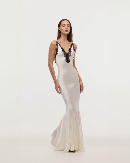 Платье коктейльное с кружевом