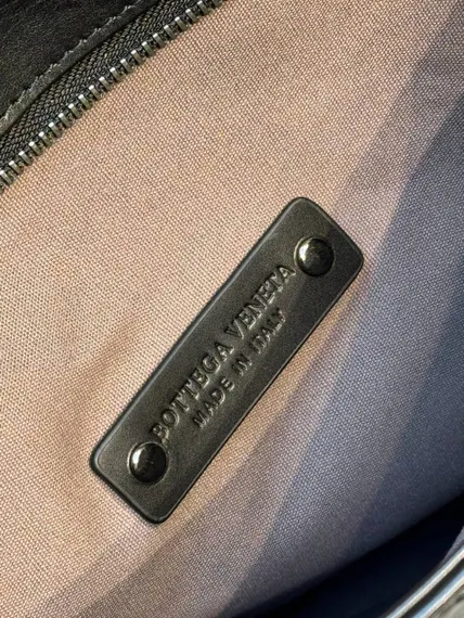 Сумка кожаная Bottega Veneta через плечо