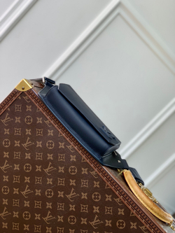 Louis Vuitton Takeoff Slingbag