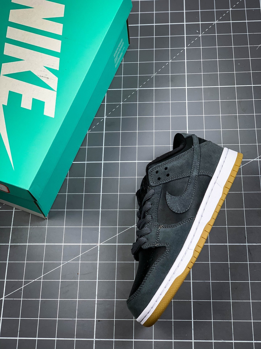 Nike SB Dunk Low Dark Grey Black Gum
