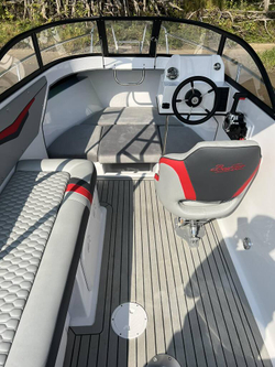 Катер-лодка алюминиевая BOSSFORR 580 BIMINI