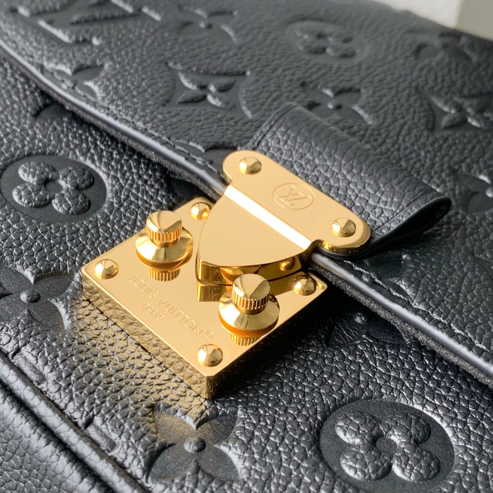 Louis Vuitton Pochette Metis Soft Bag