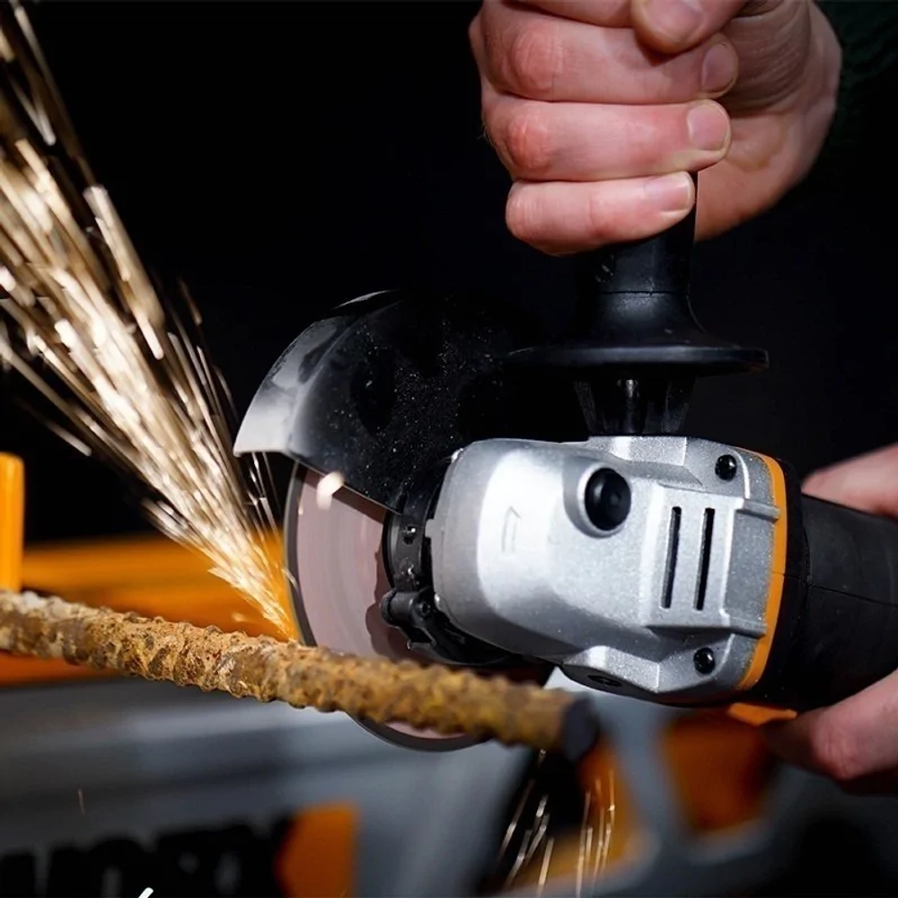 WORX WX803 аккумуляторная угловая шлифмашина (1 x 4 Ач, 1 x 2 Ач, ЗУ)