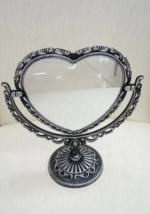 Зеркало настольное в пластиковой оправе «Версаль - Сердце», цвет серебро, двухстороннее, с увеличением, 21см