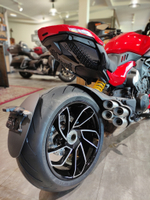 Ducati Diavel V4 (2024) RED