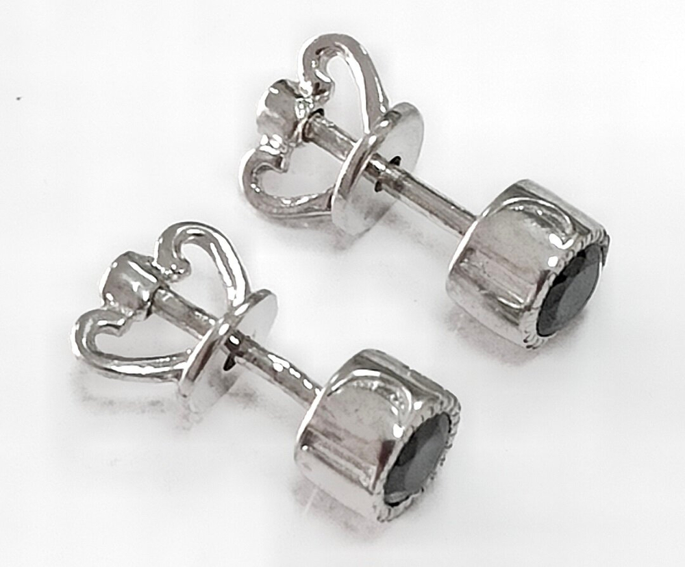 Ювелирные серьги-пусеты из серебра