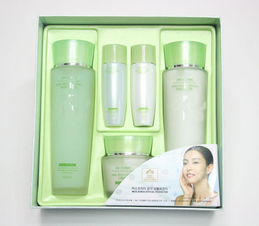 3W Clinic Snail Moist Control Skin Care 3 Set набор увлажняющих средств с муцином улитки для сухой и нормальной кожи
