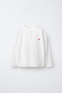 ZARA КОМБИНИРОВАННАЯ ПИЖАМА В ПОЛОСКУ С СЕРДЦАМИ, ЭКРЮ