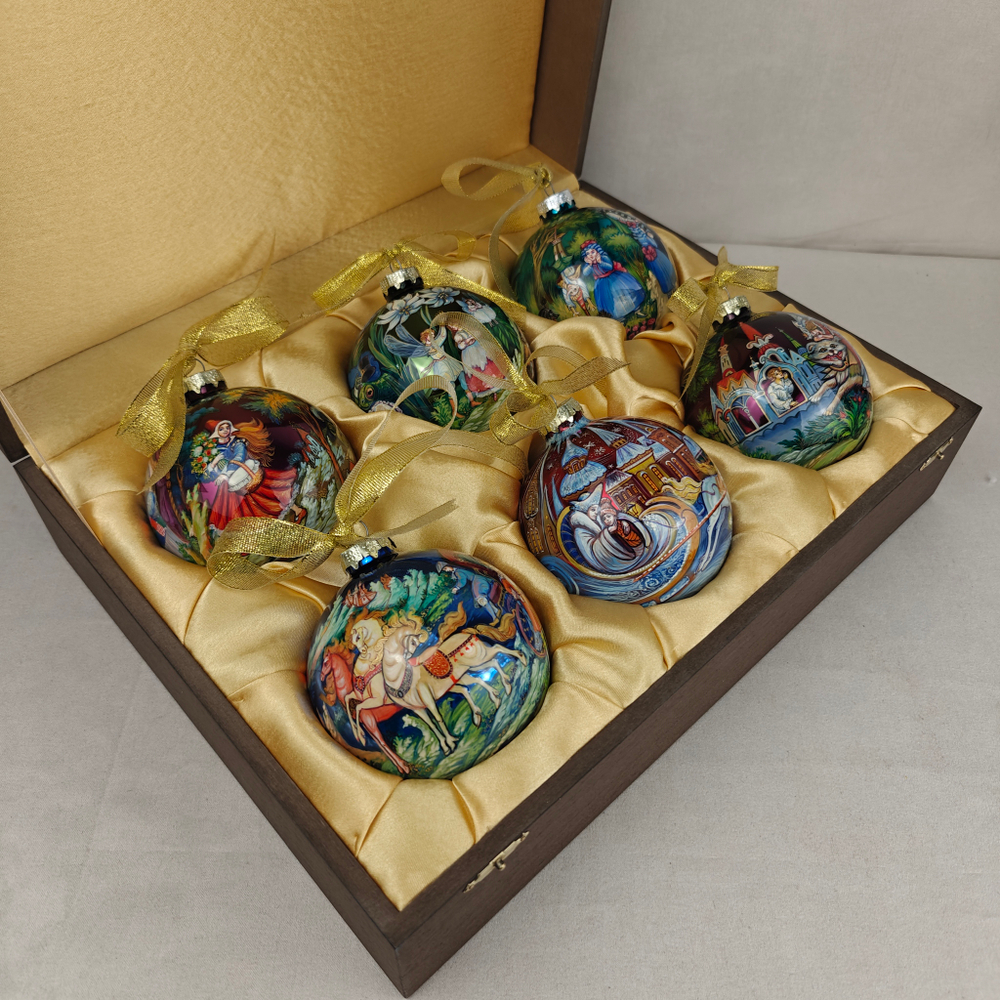 Сувенирный набор из 6-ти коллекционных ёлочных шаров " Сказки" с ручной росписью Палех