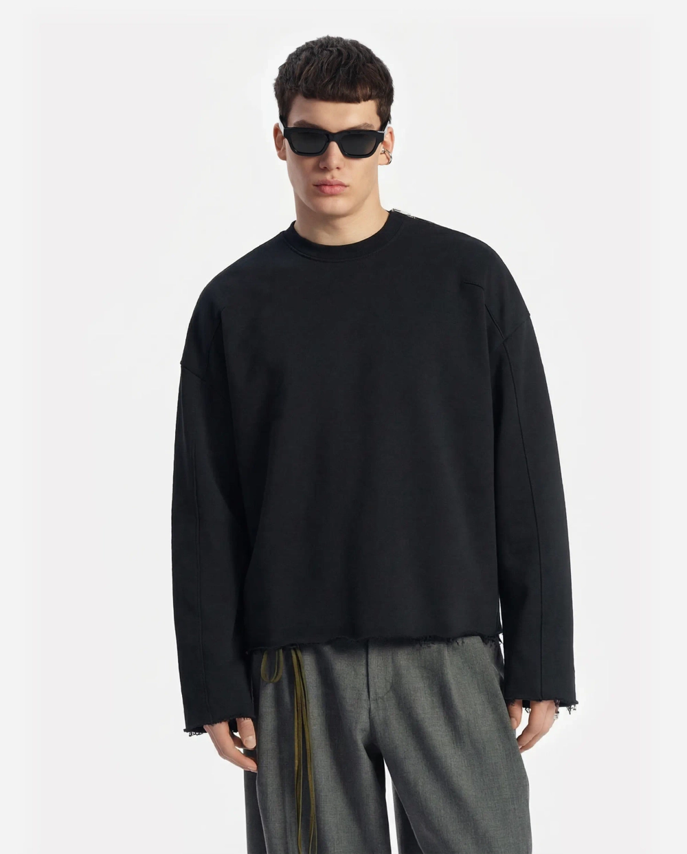 Свитшот с молнией на плече