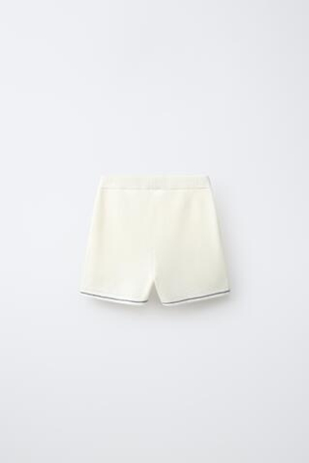 ZARA ШОРТЫ-БЕРМУДЫ ИЗ ТРИКОТАЖА ВАФЕЛЬНОЙ ВЯЗКИ, ЭКРЮ
