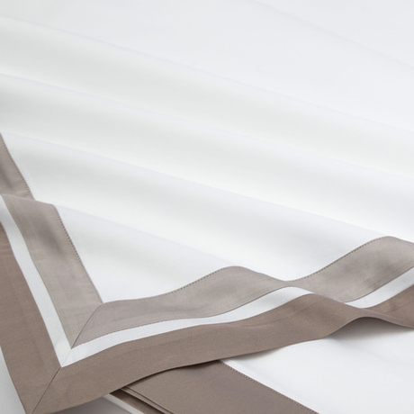 Постельное белье 2 спальное евро Сlaire&Caroll Jacqueline белое с бежевым кантом