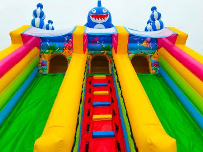 Коммерческий надувной батут с горкой «В гостях у моря 3» 9*5*5 м