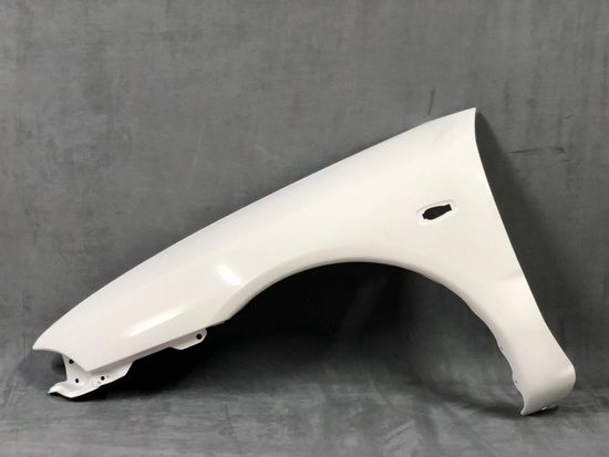 Крылья стеклопластик для Mitsubishi Carisma 1995-2004