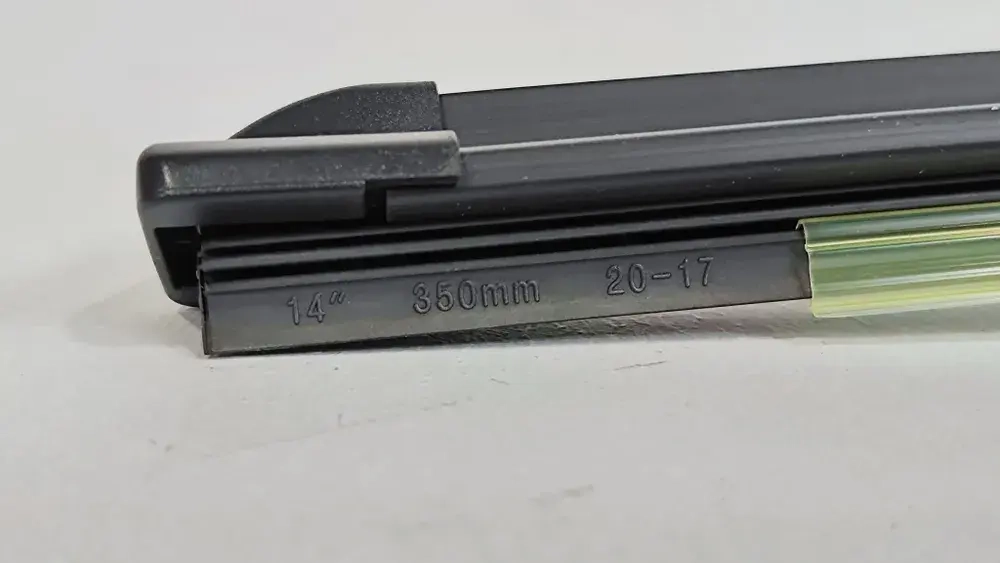 14 - 350 / Бескаркасные щетки Carall модель S850 (14/350 мм) (1 шт)