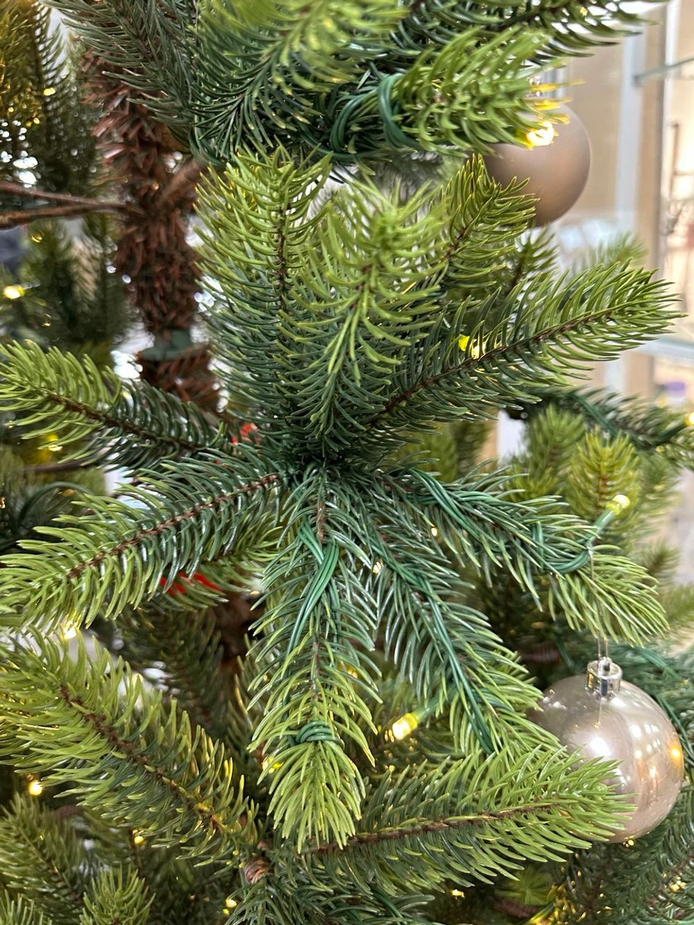 Елка с гирляндой "Рождественская" (Литая хвоя) 180 см / 1,8 м