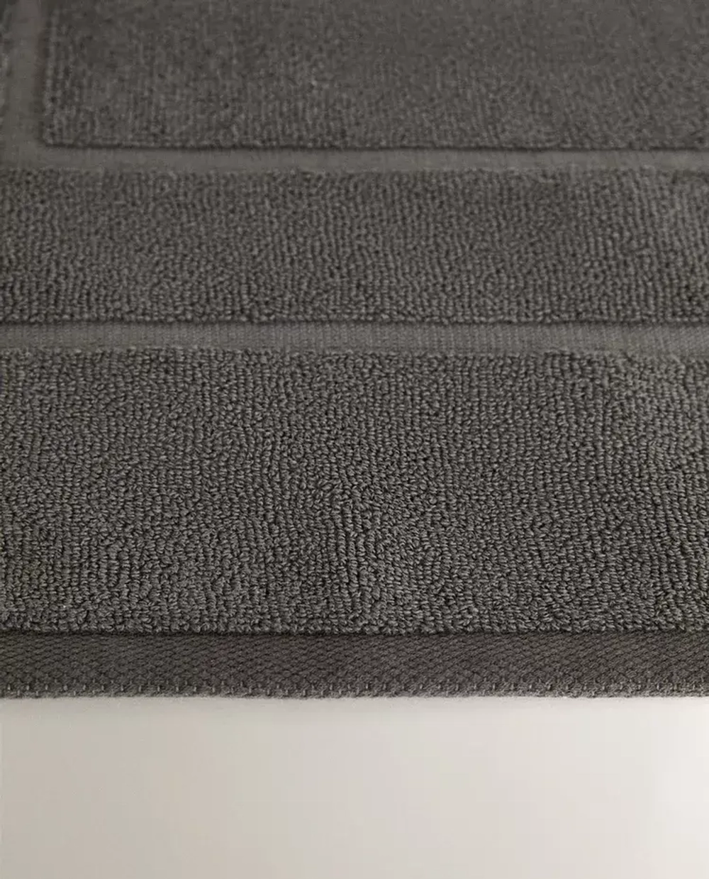 ZARA HOME ХЛОПКОВЫЙ НЕСКОЛЬЗЯЩИЙ КОВРИК ДЛЯ ВАННОЙ, ТЕМНО-СЕРЫЙ