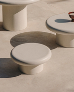 Журнальный столик Addaia из белого цемента Ø66