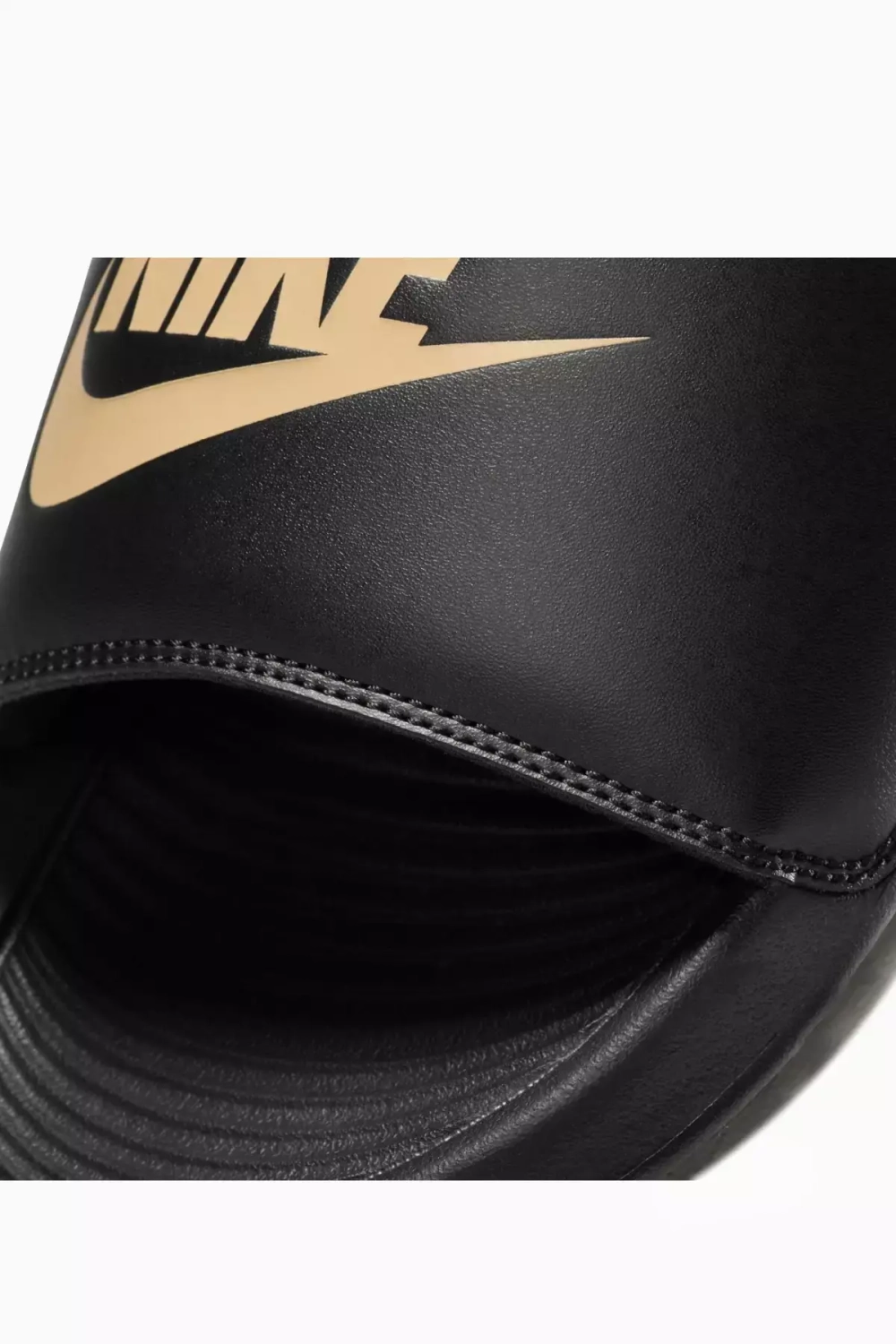 Сланцы Nike Victori One - черный