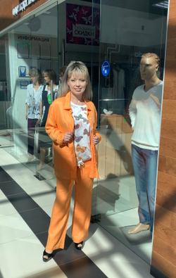 Льняная оранжевая рубашка