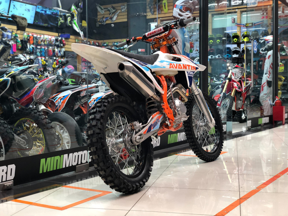Мотоцикл Avantis Enduro 250 21/18 (ZS172FMM, возд.охл.) 2020 (Белый (K)