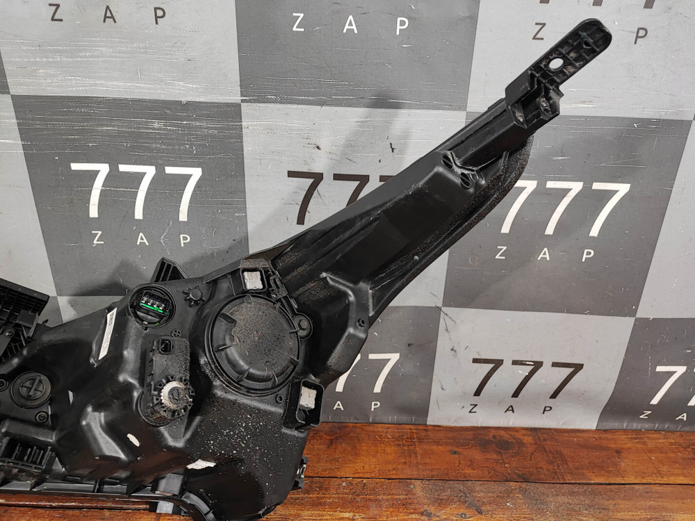 Фара правая галоген Kia Rio 4 (FB) 20-нв Б/У Оригинал 92102H0500