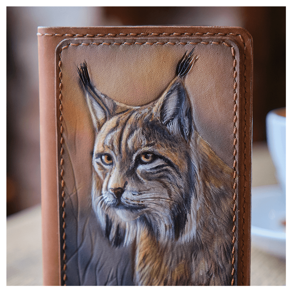 Кожаная обложка на паспорт «Рысь»