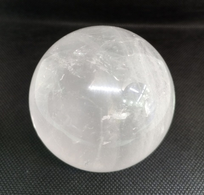 Сувенирный шар из горного хрусталя